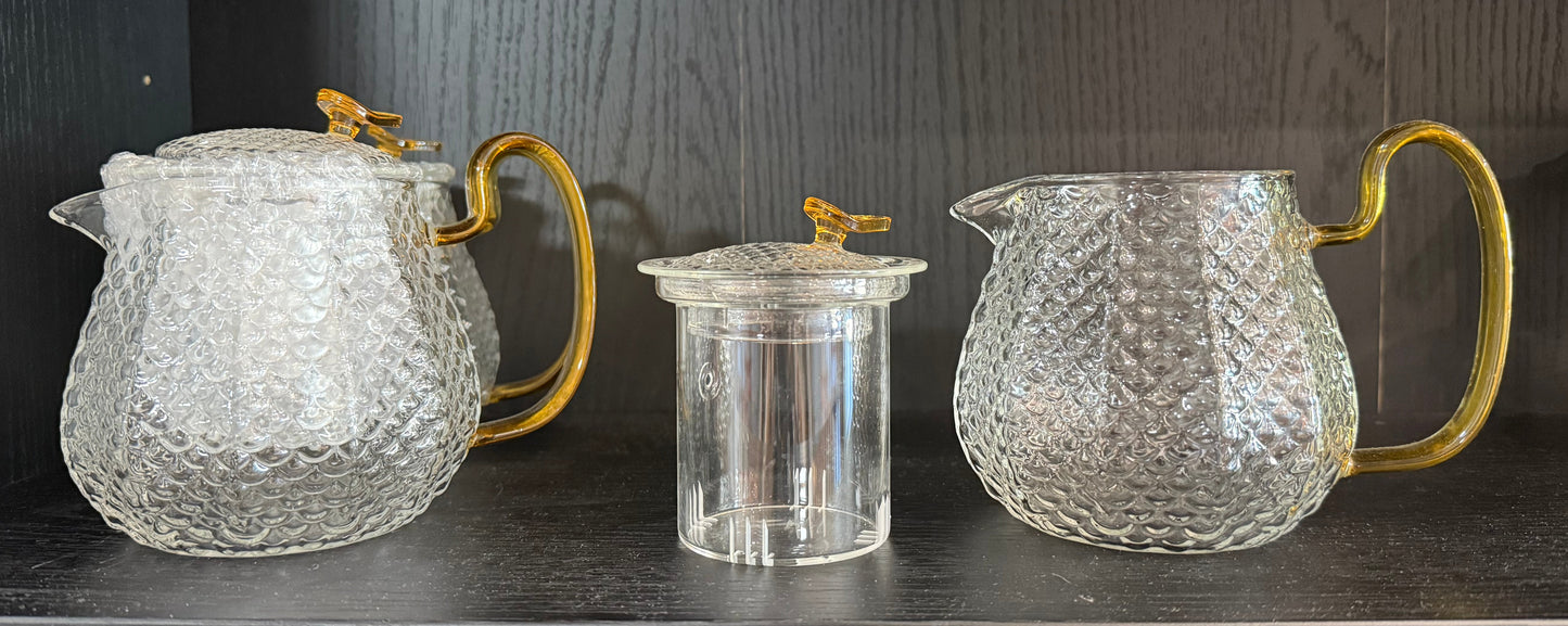 Textured Glass Teapot with Strainer